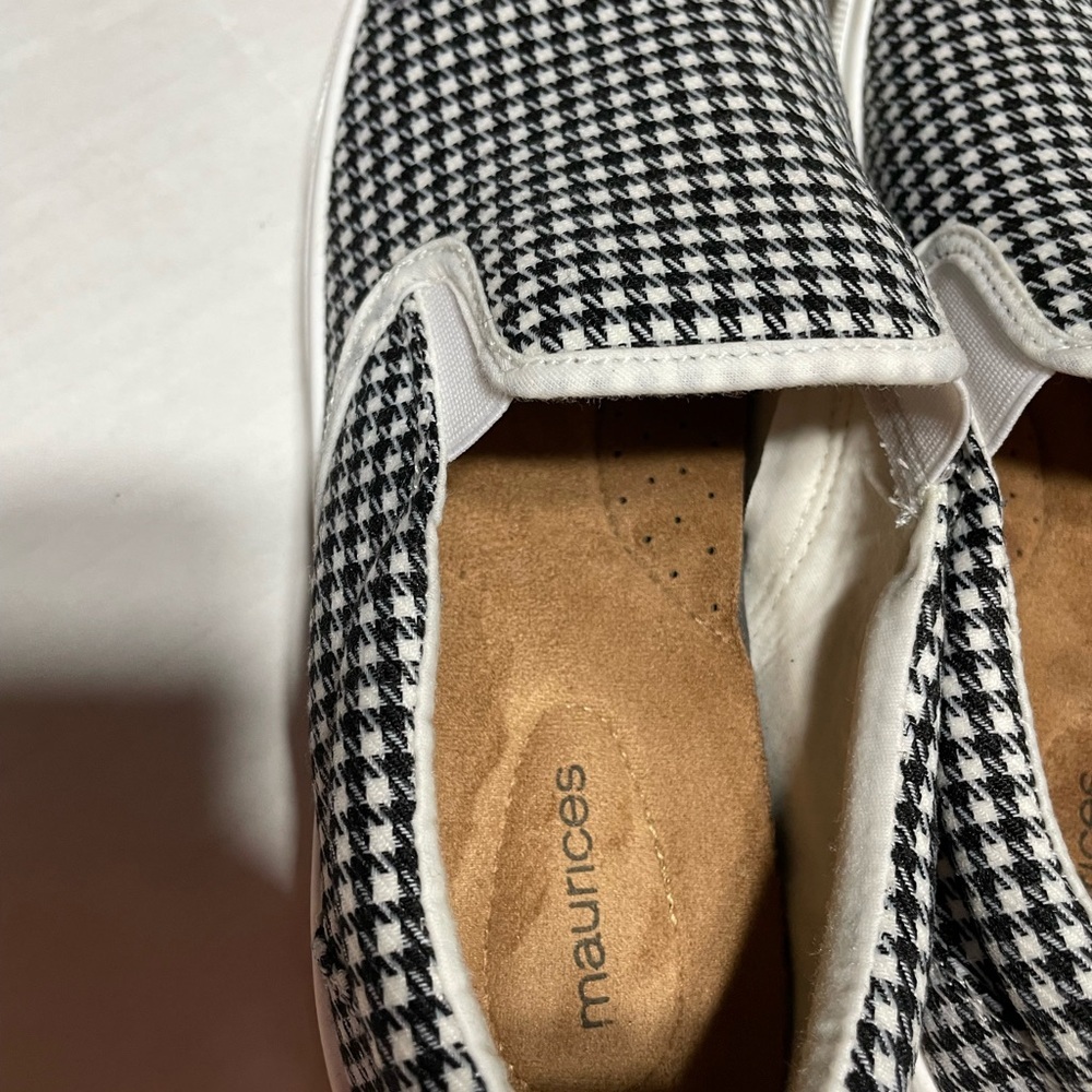 Maurice’s slip on women’s size 10 - Picture 4 of 8